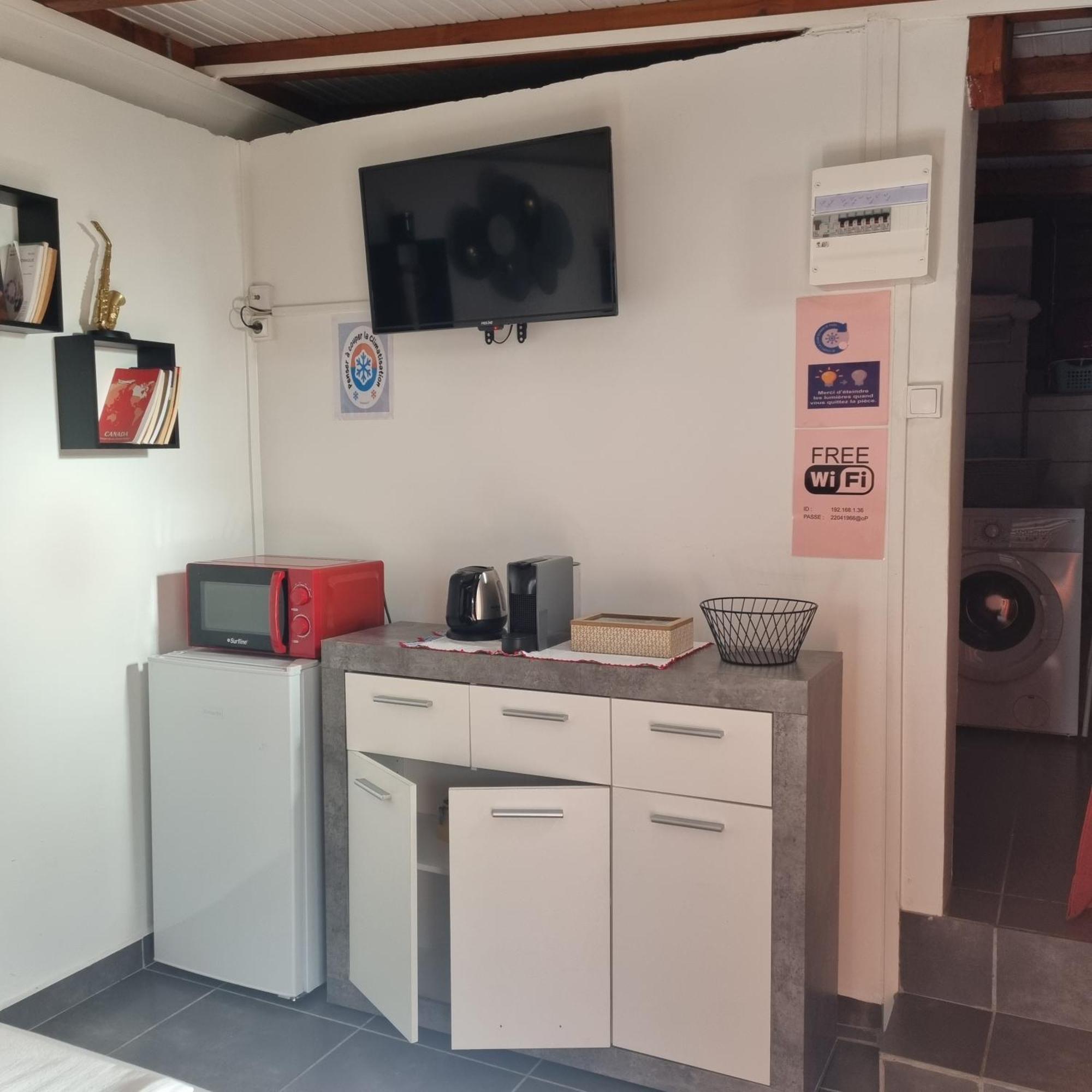 Charmant Studio D'Invite - Baie-Mahault Bagian luar foto